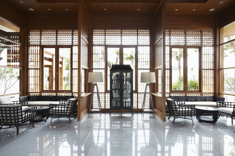 全室ヴィラの5つ星リゾートにステイ。プライベートなひとときを満喫！ビジネスクラス利用