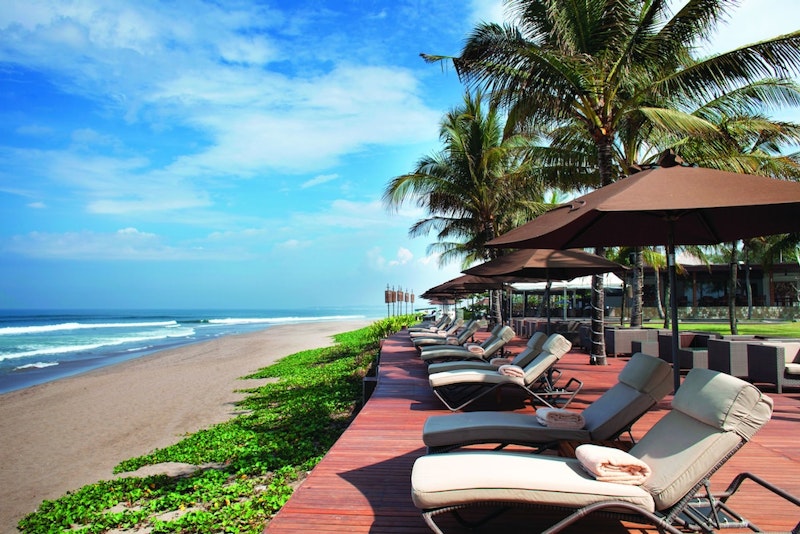 ビーチが目の前!グループや家族で泊まれる広々とした2ベッドルームヴィラに宿泊