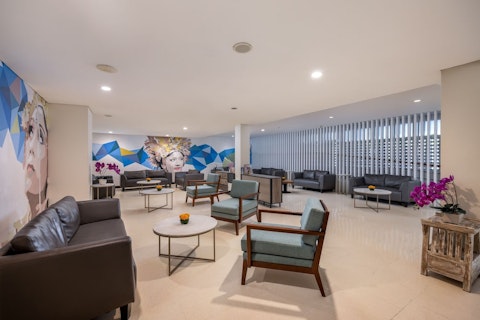 ラグーンプールの絶景を堪能!サヌールの便利な立地のリゾート泊。ビジネスクラス利用