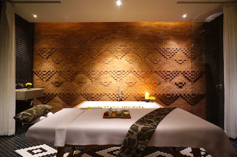 ビジネスクラスで快適な旅！トロピカルガーデンやプライベートプールつきヴィラ宿泊