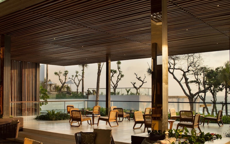 スミニャックのビーチフロント！ぜいたくなロケーションの5つ星ホテルに宿泊