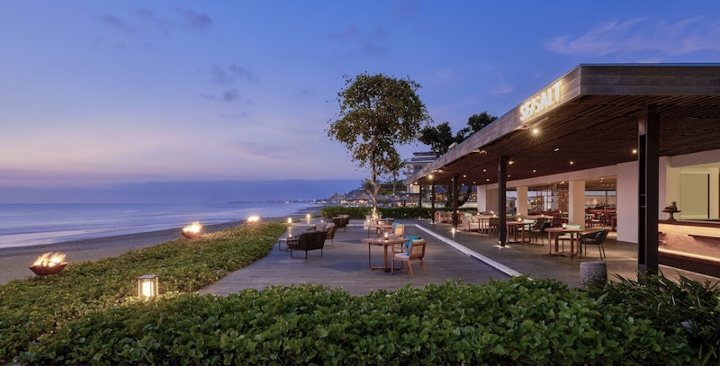 トランジットでシンガポール観光も！海を望む5つ星ホテルにステイ。ビジネスクラス利用