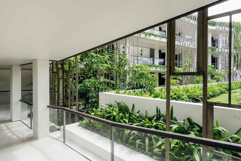 スミニャックの5つ星ビーチフロントホテル！絶景スイートに滞在。ビジネスクラス利用