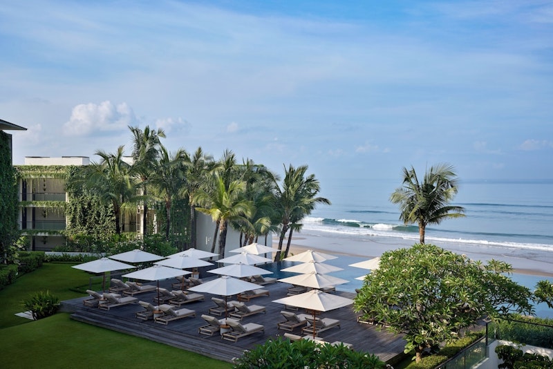 ぜいたくなビーチフロントの5つ星リゾート。絶景も魅力のスイートに至福のステイ