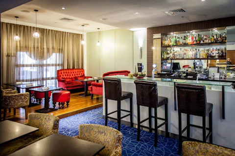 ブラス バサー ブギス地区のエレガントなホテルにステイ!行きは朝発、帰りは機内泊