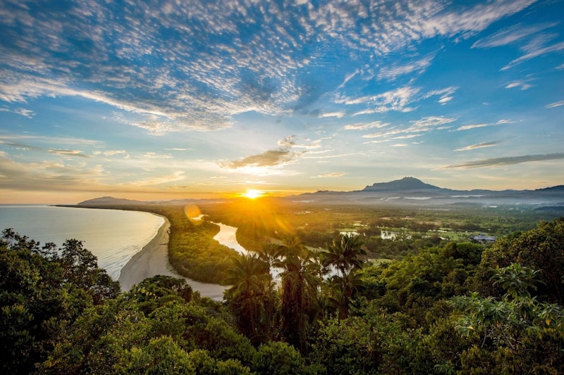 遊びや癒やし、食を満喫&広大な自然にかこまれた5つ星リゾートにステイ!往復送迎つき