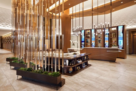 JAL利用&屋上バーでぜいたく時間!テーマパークそばにステイ。ビジネスクラス利用