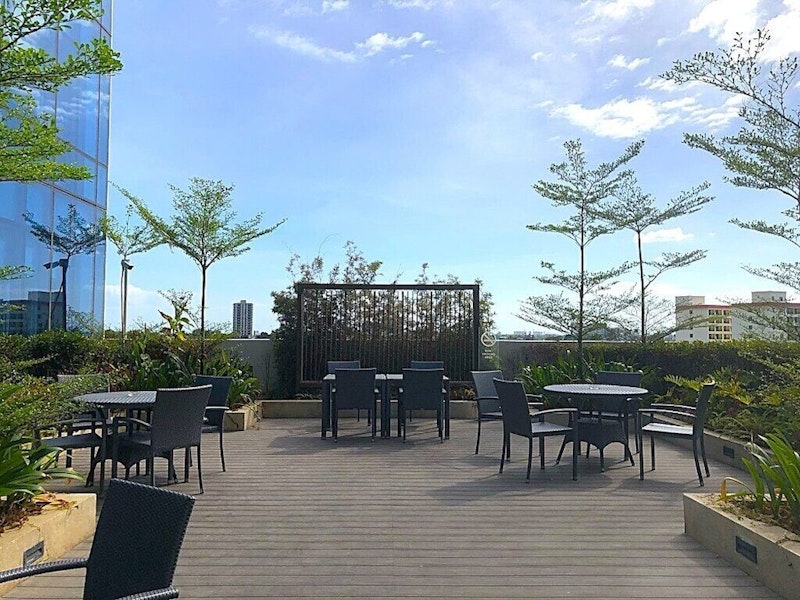 早朝のジンベイザメツアーつき!マクタンニュータウン内の大型リゾートホテルにステイ