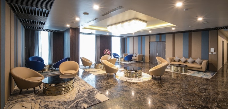 ハン川ディナークルーズつき!ビーチ沿いのホテル泊。直行便