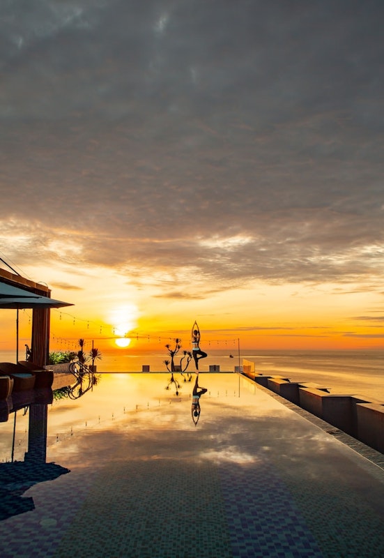 日帰りホイアンツアーつき!インフィニティプール併設&ミーケービーチ沿いのホテル泊