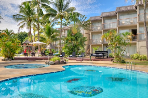 空港から車でわずか3分!プールやスパ完備&トロピカルガーデンに囲まれたリゾート泊