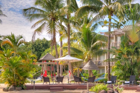 空港や街から車ですぐ!プールスパや完備&リゾート気分を満喫できるデラックスルーム泊