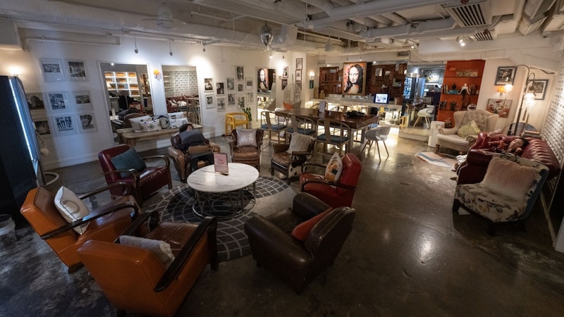 高級ショッピングモールが集まる銅鑼湾エリアの好立地！駅チカもうれしいホテルに宿泊