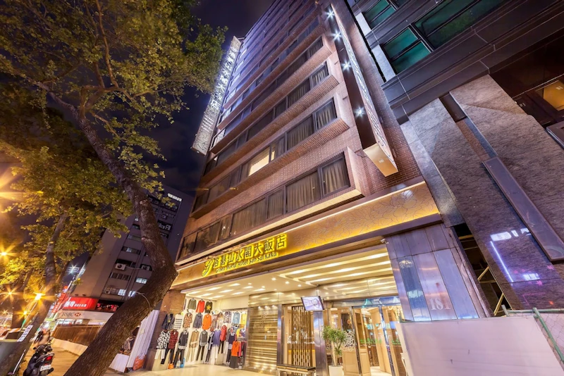 市内各地へアクセスしやすい好立地！シンプルで快適な日系ホテルに安心のステイ