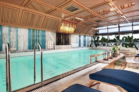 サウナや屋内プール併設！ウォーターフロントに建つホテルで快適旅。ビジネスクラス利用