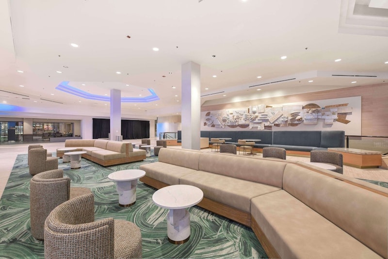 ディズニーランドパークチケットつき！4つ星ホテル泊の周遊プラン。ビジネスクラス利用