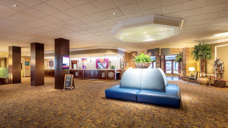 ディズニーランドパークチケットつき！中世のお城風ホテルに宿泊。ビジネスクラス利用