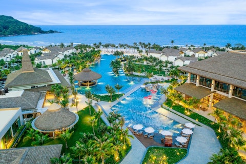 キスブリッジ入場＆水上ショー鑑賞つき！5つ星リゾートのヴィラ泊。ビジネスクラス利用