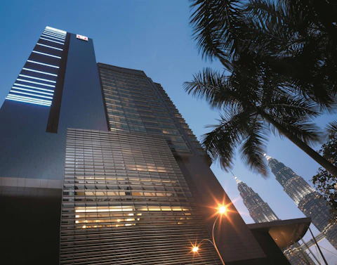 ペトロナスツインタワーすぐ！スカイバーが魅力の5つ星ホテルに宿泊