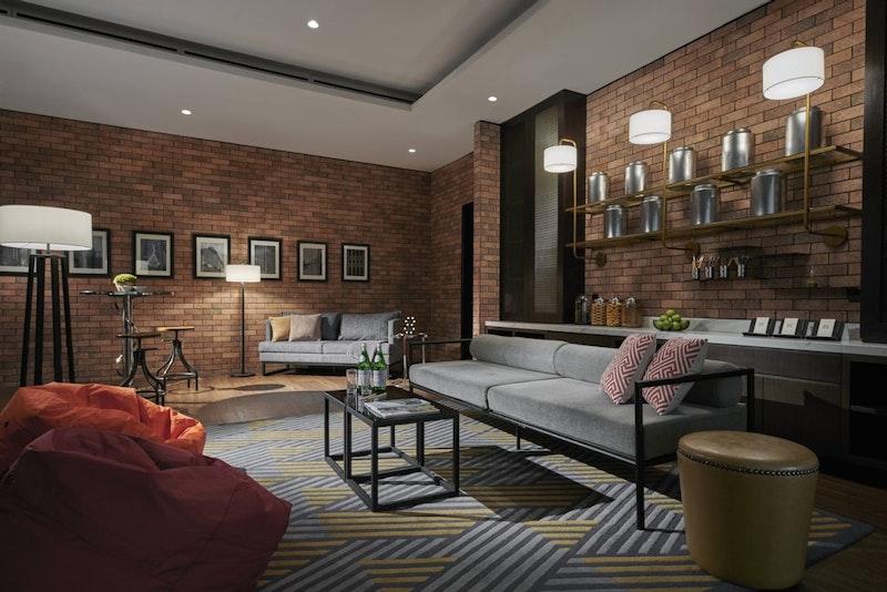 アクティブ派にうれしい駅チカ!美しい景色を堪能できる屋上バー併設の5つ星ホテル泊