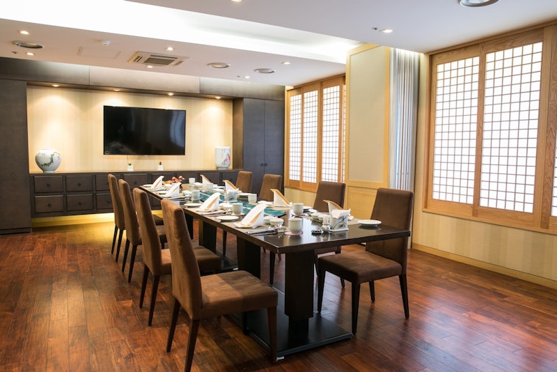 釜山駅が徒歩圏内の好立地!韓国の美しさを感じる王宮のようなホテルにステイ