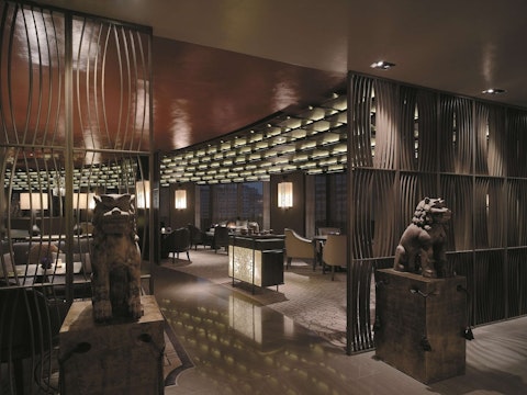 台北101一望!屋上プール&高級スパつきホテル泊。ビジネスクラス利用&往復送迎つき