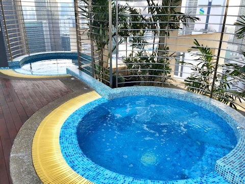 5つ星のサービススイートホテルで癒やしの滞在!往復送迎つき、ビジネスクラス利用