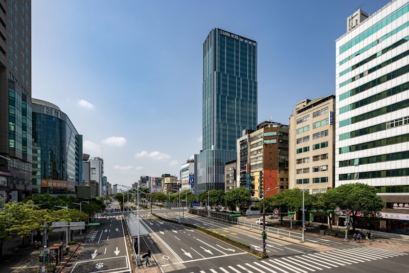 西門エリアの繁華街が目の前の好立地！快適ホテルで充実の台北ステイ。往復送迎つき