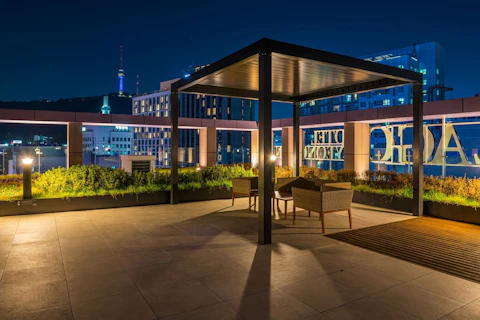 明洞は徒歩圏内！忠武路の簡易キッチンつきホテル泊。ビジネスクラス利用、ベッド2台確約