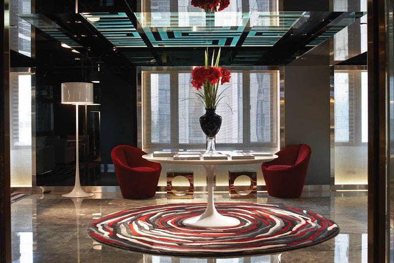 尖沙咀駅から徒歩3分！インフィニティプールつきの5つ星ホテルでぜいたくステイ