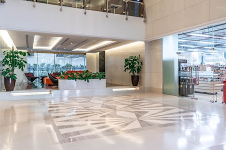 ウェルネス施設も充実！優雅なレジデンス型高級ホテルに宿泊。行きも帰りも深夜発