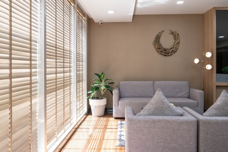 ピンクのガネーシャとワットパクナムを巡る!高級レジデンスホテル泊。ビジネスクラス利用