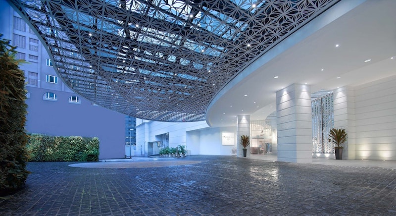 最寄駅はすぐそば!レストランやバー併設&現代アートあふれるホテルに宿泊。JAL利用