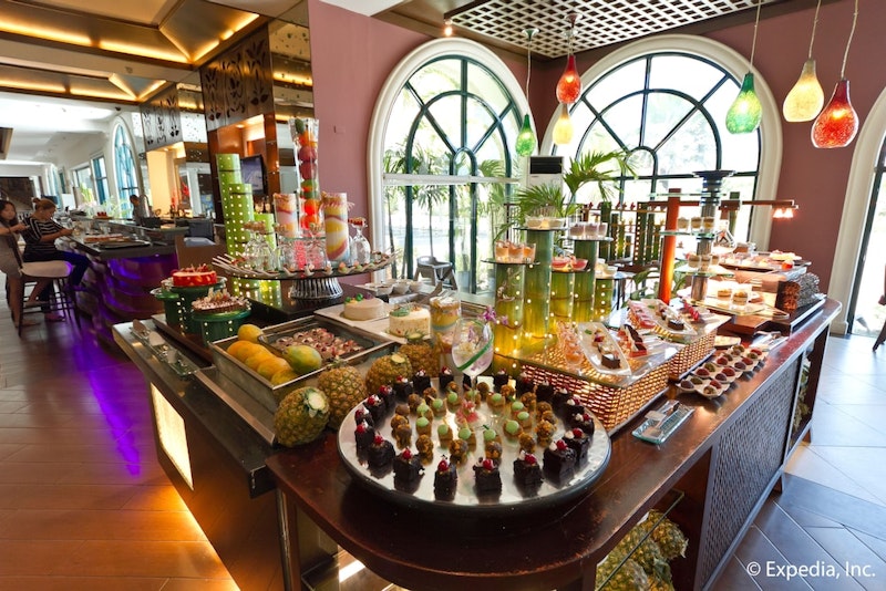 ボホール島観光つき！セブ国際空港の向かいに建つ4つ星ホテル滞在。ビジネスクラス利用