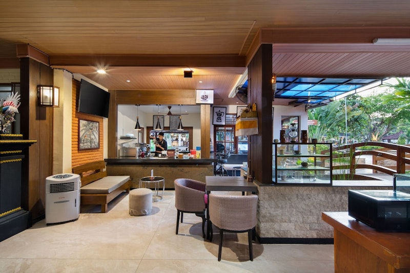 クタビーチが目の前でリゾートを満喫！バリらしさ満点のホテルに宿泊。ビジネスクラス利用