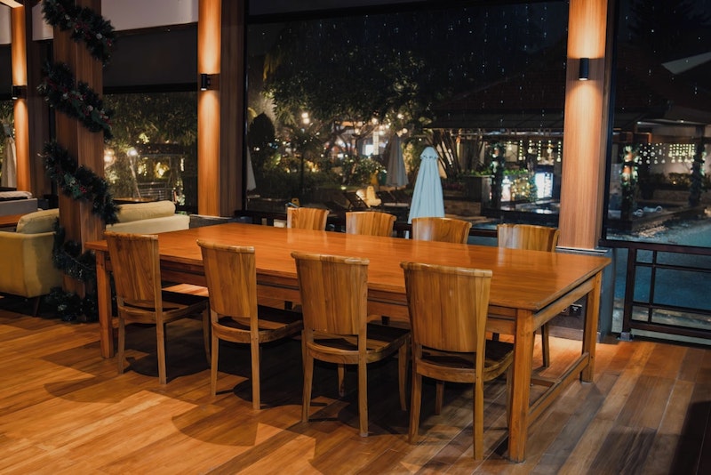 クタビーチ目の前のホテルに泊まる癒やし旅。グルメ＆買い物も満喫の好立地！