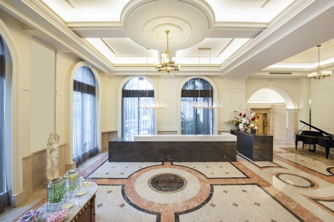 グループ旅行にもおすすめ！バロック式建築のクラシカルな4つ星ホテルにステイ