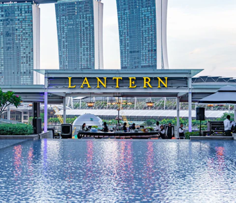 マリーナベイの絶景をひとりじめ！5つ星のウォーターフロントホテルで至福のひとときを