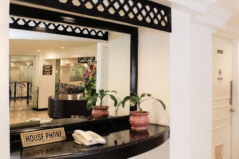 ペドロギル駅まで徒歩10分！ショッピング＆観光に便利な立地のホテルにステイ