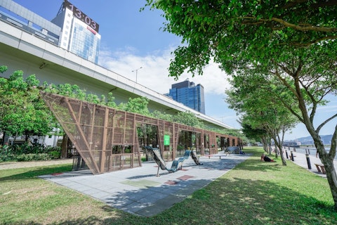 MTR牛頭角駅や空港行きのバス停はすぐ！立地良しのホテルで香港をアクティブに満喫