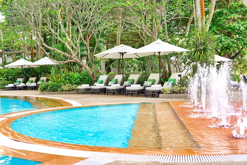 ダイニング施設充実!緑あふれるガーデンにかこまれた5つ星ホテルにステイ。JAL利用