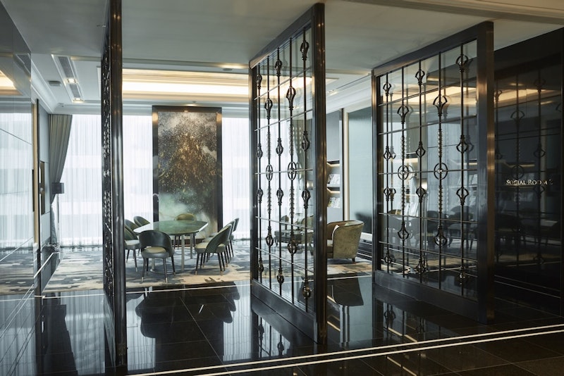 ニューハーフショー鑑賞つき!大規模温泉ホテルでリラックスステイ。ビジネスクラス利用