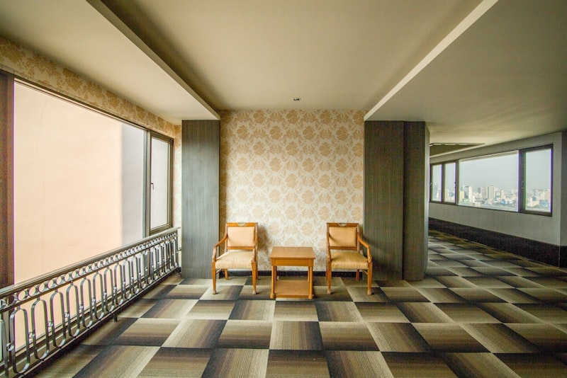 ピンクのガネーシャ＆ワットパクナム観光つき！ナナ地区のアジアらしいホテルにステイ