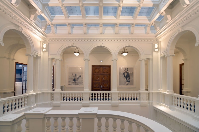 ブルジョア宮殿を改築した上品でクラシカルなホテルに宿泊！ビジネスクラス利用