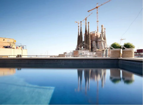 ガウディ通り沿い!サグラダファミリアを望むホテルに宿泊。ビジネスクラス利用