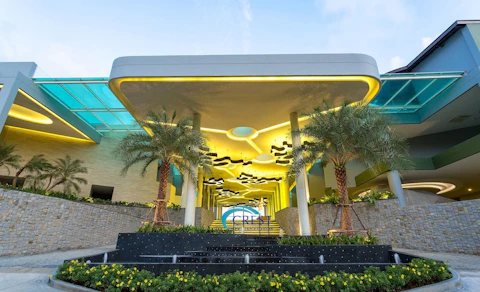 インフィニティプールやスパなど施設が充実!絶景が自慢の5つ星ホテルで至福のステイ