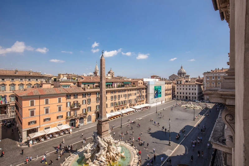 はじめてのローマ旅に！ナヴォーナ広場の向かいにあるエレガントなホテルに宿泊