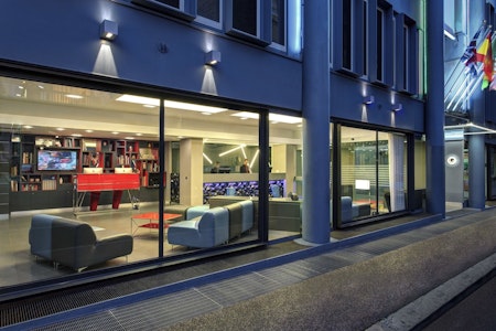 ローマ中心部＆オペラ座となりの4つ星ホテルに宿泊！ヴァチカン美術館＆カプリ島観光つき