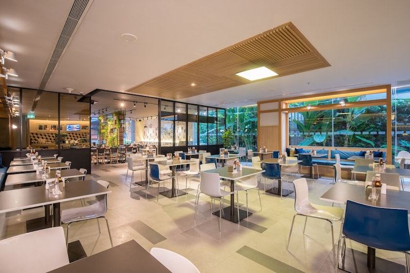 ピンクのガネーシャ&ワットパクナム観光つき!中心エリアの駅チカホテルに快適ステイ