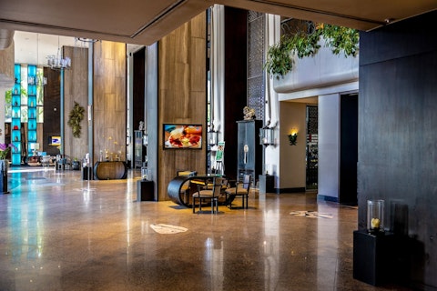 アクティブにプーケットを満喫できる好立地!施設充実の王道リゾートホテルで至福旅